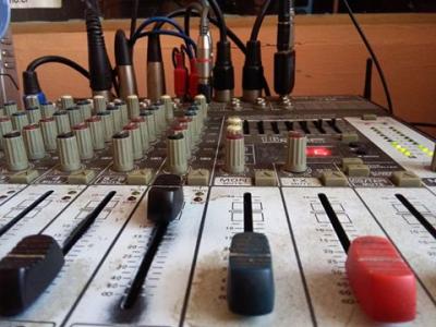 familiar 106.9 fm